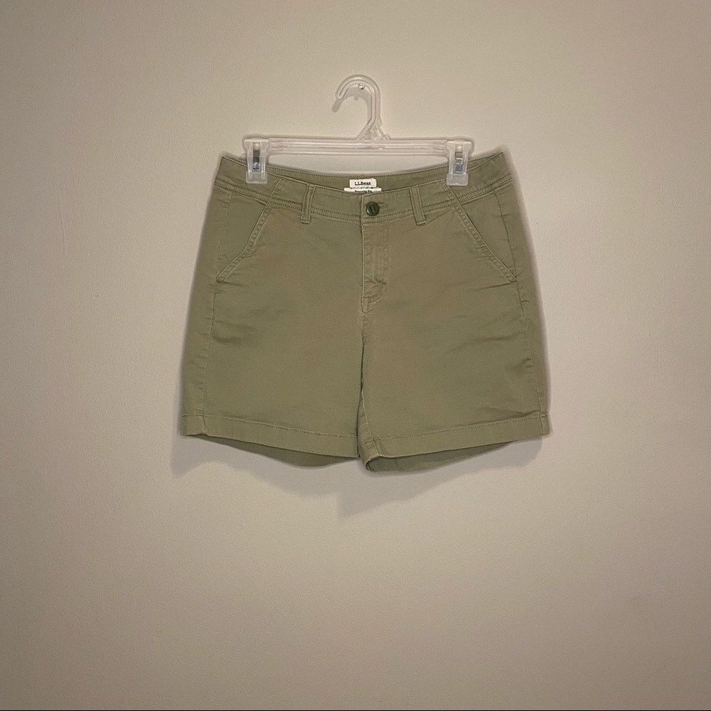 L.L Bean Womens shorts olive green size 4